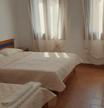 Pia Pensionat 3*
